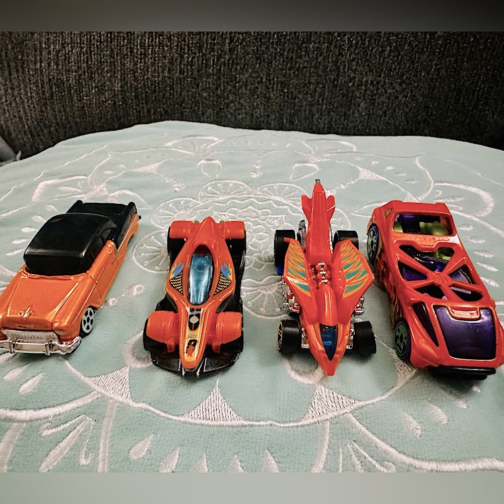 🌹🌹 Hot wheels bundle of 4 ORANGE cars